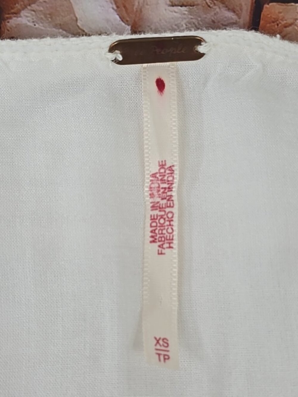 FREE PEOPLE WOMEN'S SIZE XS WHITE CROP TOP COTTON LINEN WITH SIDE BUTTONS LINED. - Picture 3 of 16